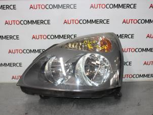 Used Headlight, left Renault Clio II (BB/CB) Price on request offered by Autocommerce