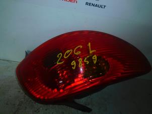 Used Taillight, left Peugeot 206 (2A/C/H/J/S) 1.4 XR,XS,XT,Gentry Price € 40,00 Margin scheme offered by Autocommerce