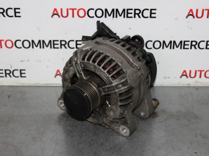 Usagé Dynamo Citroen C4 Coupé (LA) 1.6 HDi 16V 110 Prix € 40,00 Règlement à la marge proposé par Autocommerce