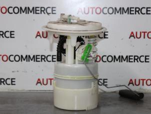Used Petrol pump Citroen C4 Coupé (LA) 1.6 HDi 16V 110 Price on request offered by Autocommerce