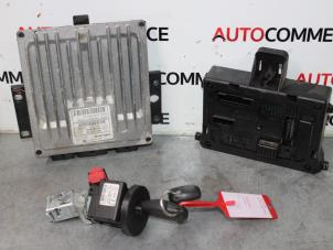 Used Engine management computer Renault Clio III (BR/CR) 1.5 dCi 85 Price € 100,00 Margin scheme offered by Autocommerce