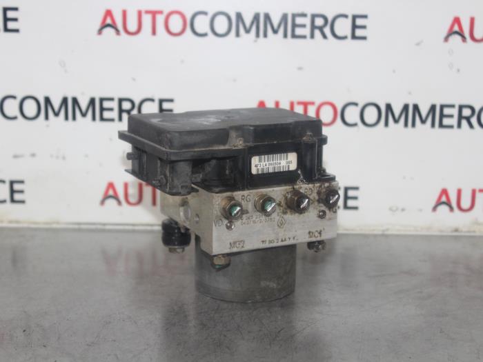Używane Pompa ABS Renault Modus/Grand Modus (JP) 1.5 dCi 80 Cena € 100,00 Procedura marży oferowane przez Autocommerce