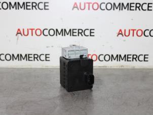 Used Steering box lock Renault Clio IV (5R) 0.9 Energy TCE 90 12V Price € 125,00 Margin scheme offered by Autocommerce