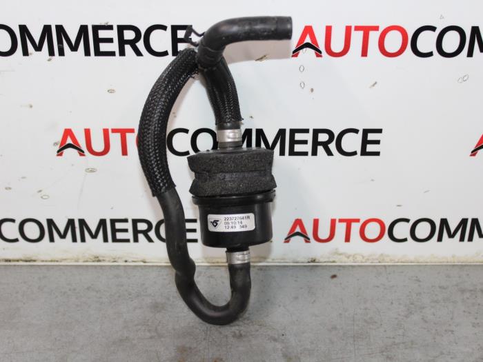 Begagnade Extra vattenpump Renault Clio IV (5R) 0.9 Energy TCE 90 12V Pris € 15,00 Marginaltabell erbjuds av Autocommerce