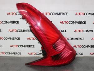 Used Taillight, left Peugeot 206 SW (2E/K) 1.6 16V Price € 35,00 Margin scheme offered by Autocommerce