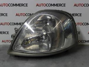 Used Headlight, left Renault Master III (JD/ND/PD) 2.5 dCi 115 Price on request offered by Autocommerce
