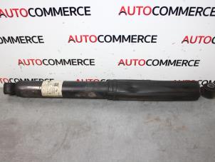 Used Rear shock absorber, right Renault Master III (JD/ND/PD) 2.5 dCi 115 Price on request offered by Autocommerce