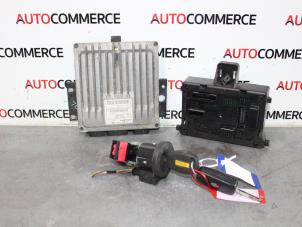 Used Engine management computer Renault Clio III (BR/CR) 1.5 dCi 70 Price € 150,00 Margin scheme offered by Autocommerce