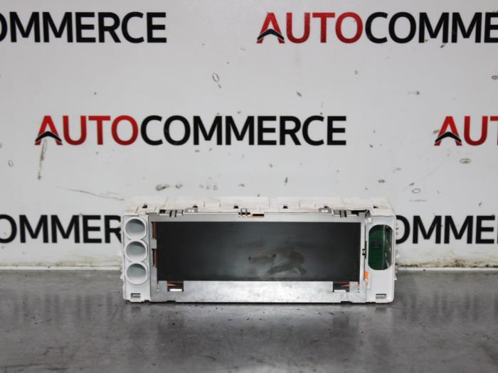Begagnade Innerdisplay Renault Clio III (BR/CR) 1.5 dCi 70 Pris € 20,00 Marginaltabell erbjuds av Autocommerce