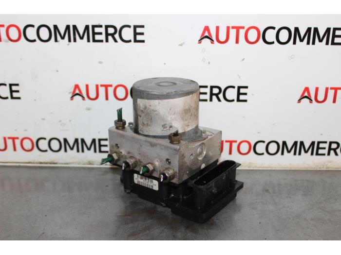 Usagé Bloc ABS Renault Scénic II (JM) 1.6 16V Prix € 25,00 Règlement à la marge proposé par Autocommerce