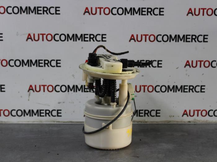 Usagé Pompe essence Renault Twingo (C06) 1.2 16V Prix sur demande proposé par Autocommerce