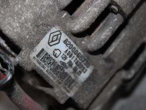 Dynamo från en Renault Twingo (C06) 1.2 16V 2005