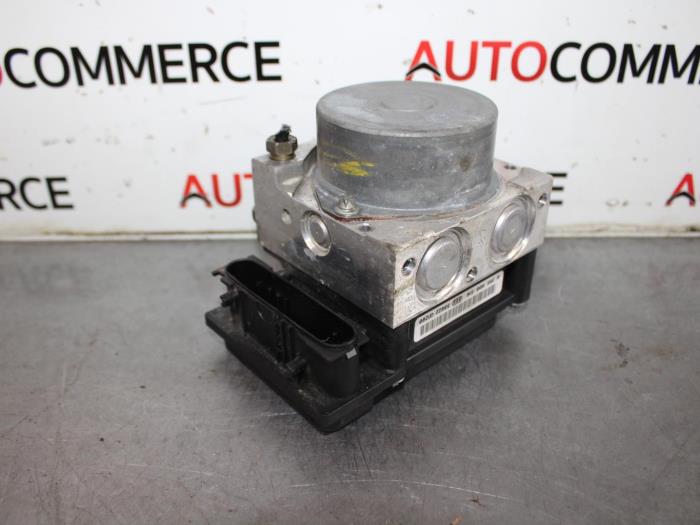 Begagnade ABS-pump Renault Megane II (BM/CM) 1.5 dCi 80 Pris € 30,00 Marginaltabell erbjuds av Autocommerce
