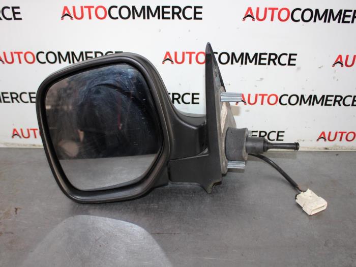 Wing mirror, left from a Peugeot Partner Combispace 1.6 16V 2007