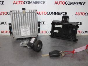 Used Engine management computer Renault Clio III (BR/CR) 1.5 dCi 85 Price € 125,00 Margin scheme offered by Autocommerce