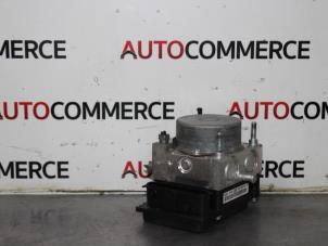 Used ABS pump Renault Clio III (BR/CR) 1.5 dCi 70 Price € 20,00 Margin scheme offered by Autocommerce