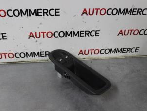 Used Electric window switch Renault Clio III (BR/CR) 1.5 dCi 70 Price € 25,00 Margin scheme offered by Autocommerce