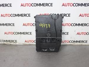 Usados Ordenador body control Renault Scénic II (JM) 1.9 dCi 120 Precio € 30,00 Norma de margen ofrecido por Autocommerce