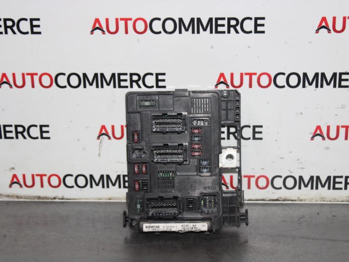 Boîte à fusibles Peugeot 206 1.4