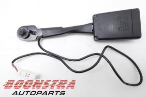 Used Front seatbelt buckle, right BMW 2 serie Active Tourer (F45) 218i 1.5 TwinPower Turbo 12V Price € 36,75 Margin scheme offered by Boonstra Autoparts