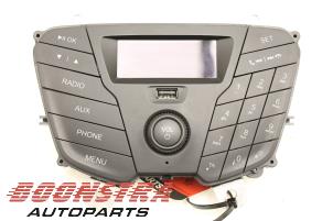 Gebrauchte Radio Ford Transit Custom 2.2 TDCi 16V Preis € 71,69 Mit Mehrwertsteuer angeboten von Boonstra Autoparts