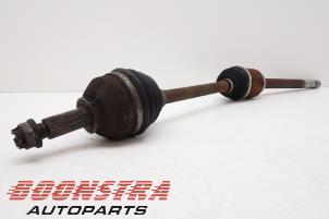 Used Front drive shaft, right Opel Vivaro 2.0 CDTI 16V Price € 36,24 Inclusive VAT offered by Boonstra Autoparts
