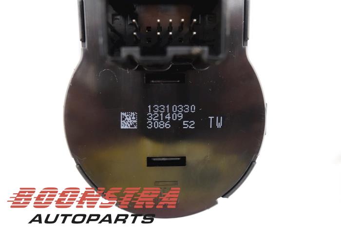 Light switch from a Opel Corsa D 1.2 16V 2013