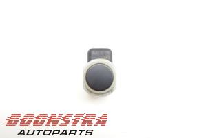 Usagé Capteur PDC Opel Vivaro 2.5 CDTI 16V Prix € 30,19 Prix TTC proposé par Boonstra Autoparts