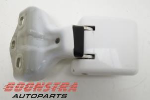 Used Rear door hinge, left Citroen Jumpy Price € 40,84 Inclusive VAT offered by Boonstra Autoparts