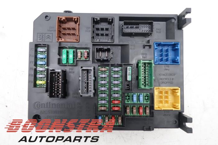 used citroen c4 grand picasso (3a) 1 6 hdif 16v 115 fuse boxfuse box from a citroć«n c4 grand picasso (3a) 1 6 hdif 16v 115 2014