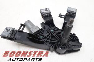 Used Rear wiper motor Citroen C4 Grand Picasso (3A) 1.6 HDiF 16V 115 Price € 24,95 Margin scheme offered by Boonstra Autoparts