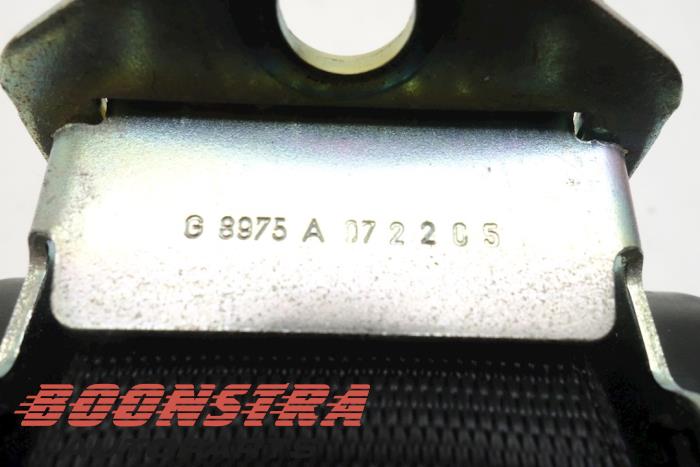 Rear seatbelt, left from a BMW 1 serie (E87/87N) 120i 16V 2007