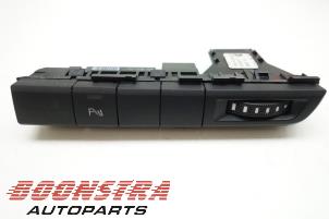Usados Interruptor PDC Audi A8 (D4) 4.2 TDI V8 32V Quattro Precio € 24,95 Norma de margen ofrecido por Boonstra Autoparts