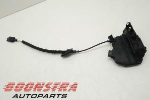 Used Rear door mechanism 4-door, right Renault Clio IV (5R) 1.5 Energy dCi 90 FAP Price € 33,75 Margin scheme offered by Boonstra Autoparts