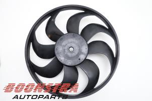 Used Radiator fan Renault Clio IV (5R) 0.9 Energy TCE 90 12V Price € 41,25 Margin scheme offered by Boonstra Autoparts