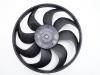 Radiator fan from a Renault Clio IV (5R) 0.9 Energy TCE 90 12V 2015