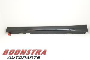 Used Side skirt, left BMW 3 serie (E90) 320d 16V Price € 36,75 Margin scheme offered by Boonstra Autoparts