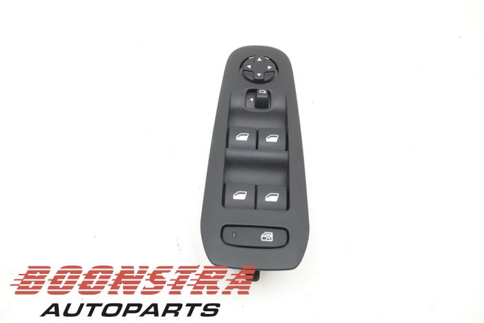 Usados Interruptor combinado de ventanillas Peugeot 308 (L3/L8/LB/LH/LP) 1.6 BlueHDi 120 16V Precio € 56,25 Norma de margen ofrecido por Boonstra Autoparts