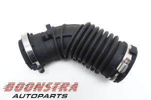 Used Air intake hose Renault Clio IV (5R) 1.5 Energy dCi 90 FAP Price € 24,95 Margin scheme offered by Boonstra Autoparts