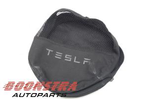 Gebrauchte Sonstige Tesla Model S 70 Preis € 24,95 Margenregelung angeboten von Boonstra Autoparts