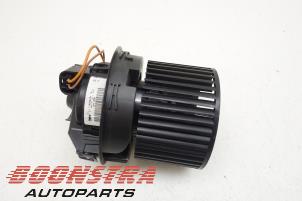 Used Heating and ventilation fan motor Renault Clio IV (5R) 0.9 Energy TCE 90 12V Price € 24,95 Margin scheme offered by Boonstra Autoparts
