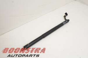 Used Rear gas strut, left BMW X1 (F48) xDrive 18d 2.0 16V Price € 66,75 Margin scheme offered by Boonstra Autoparts