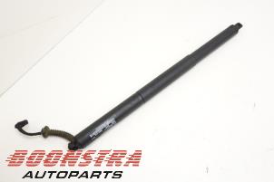Used Rear gas strut, right BMW X1 (F48) xDrive 18d 2.0 16V Price € 66,75 Margin scheme offered by Boonstra Autoparts