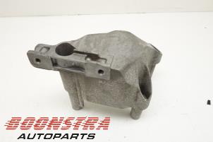 Used Engine mount Opel Astra K Sports Tourer 1.0 Turbo 12V Price € 24,95 Margin scheme offered by Boonstra Autoparts