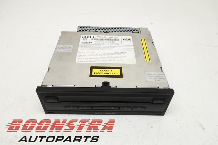Używane Odtwarzacz DVD Audi A8 (D4) 4.2 TDI V8 32V Quattro Cena € 169,00 Procedura marży oferowane przez Boonstra Autoparts