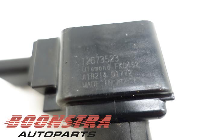 Pen ignition coil from a Opel Karl 1.0 12V 2018