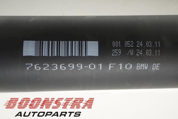 Intermediate shaft from a BMW 5 serie Touring (F11) 535i xDrive 24V TwinPower Turbo 2011
