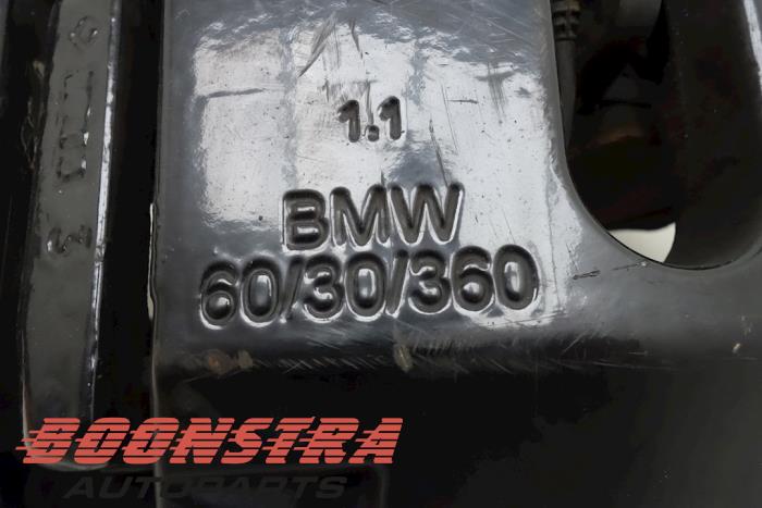 Front brake calliper, left from a BMW 3 serie (E92) M3 4.0 V8 32V 2011