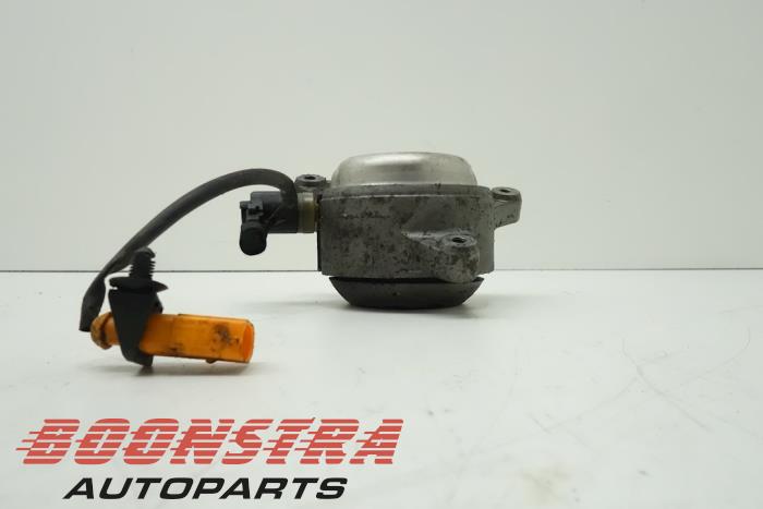 Usagé Support moteur Audi A8 (D4) 4.2 TDI V8 32V Quattro Prix € 44,95 Règlement à la marge proposé par Boonstra Autoparts