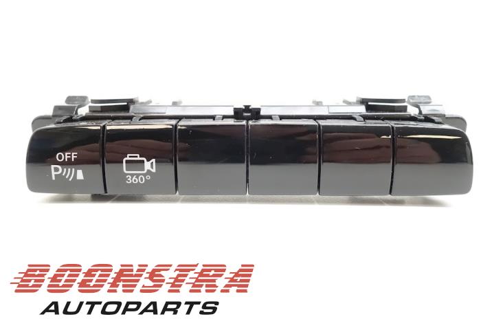 Używane Przelacznik Mercedes C (W205) C-250 2.2 CDI 16V BlueTEC, C-250d Cena € 24,95 Procedura marży oferowane przez Boonstra Autoparts